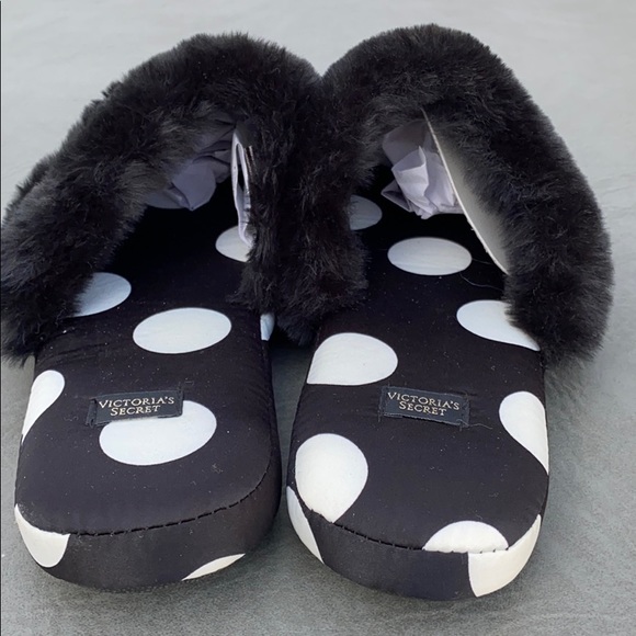 Victoria secret slippers new with out tags - Picture 5 of 5